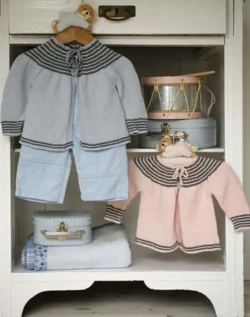 Gepard Baby-cardigan med tofarvet bærestykke